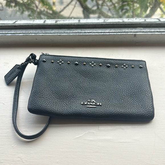 Black Coach Wristlet New with original Box - Picture 12 of 13